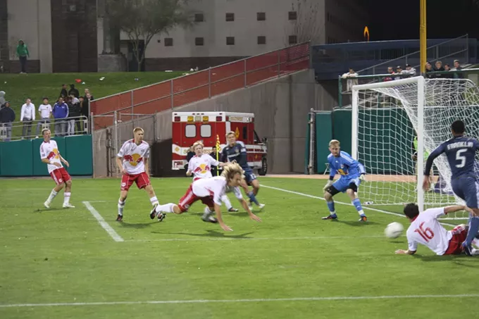 Image: Night 3 of the 2012 Desert Diamond Cup