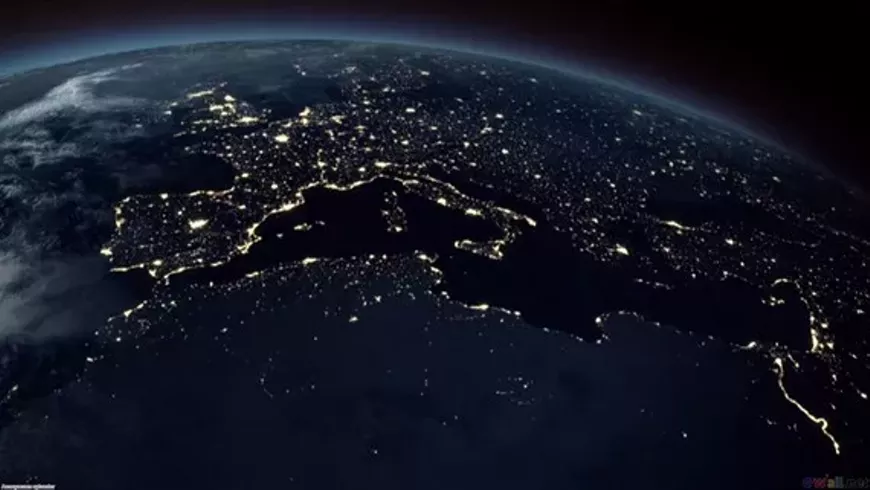 8e60ac50_33093-earth-from-space-at-night-wallpaper.webp