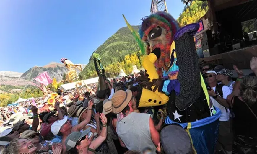 b232fff3_giant-puppets.webp