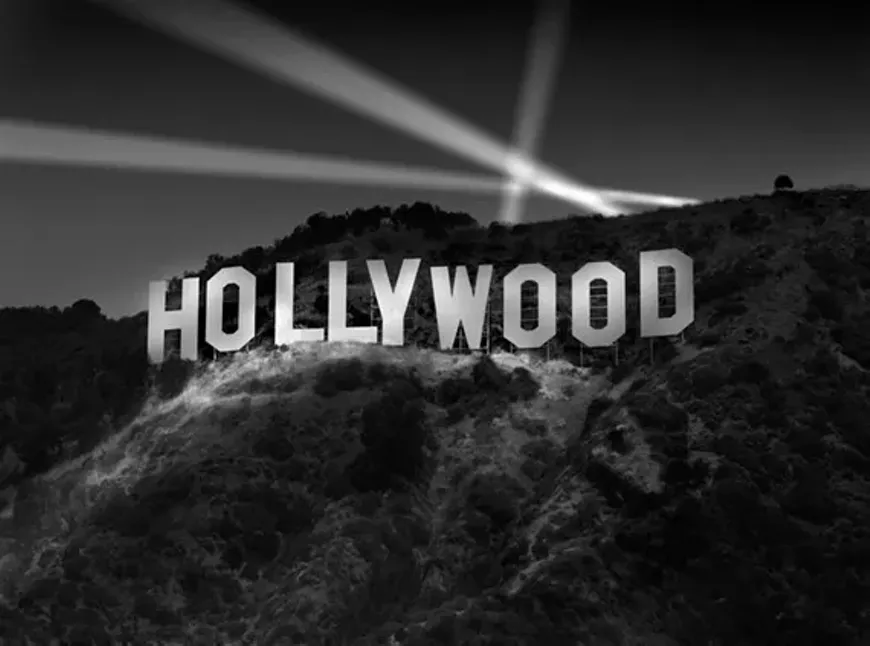 aef89546_richard-lund-hollywood-sign-at-night.webp
