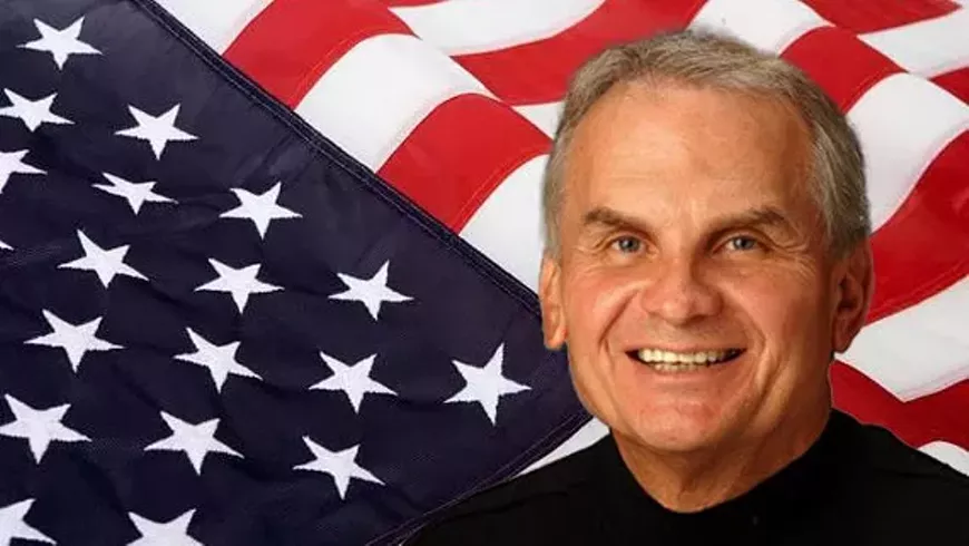 d0033468_dave-with-flag.webp
