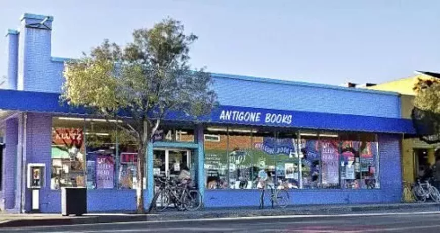 1antigonefront-3.webp