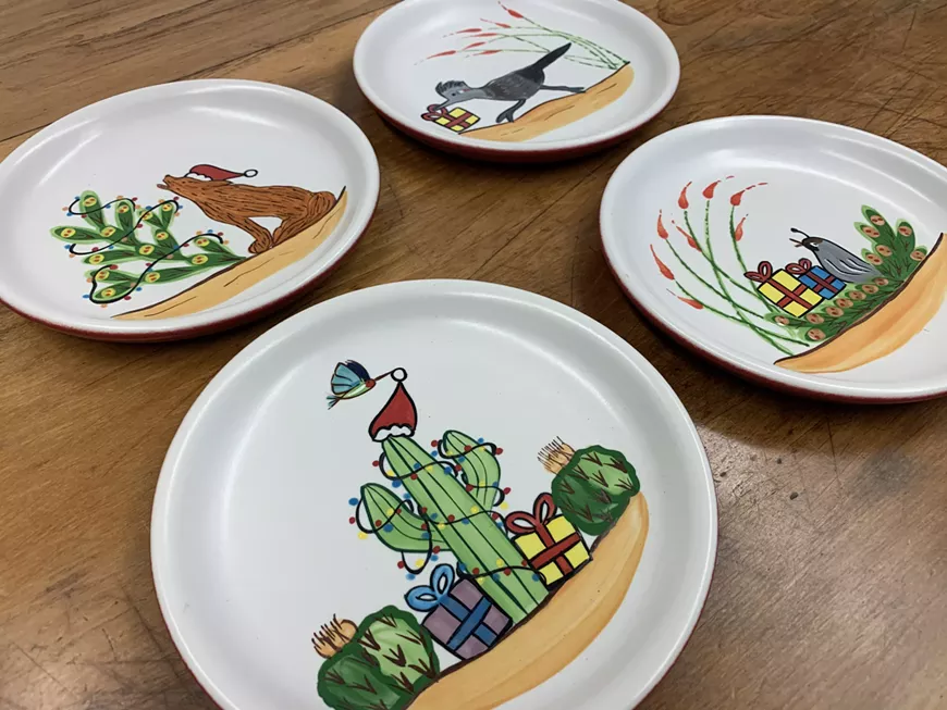 Holiday Plates Set