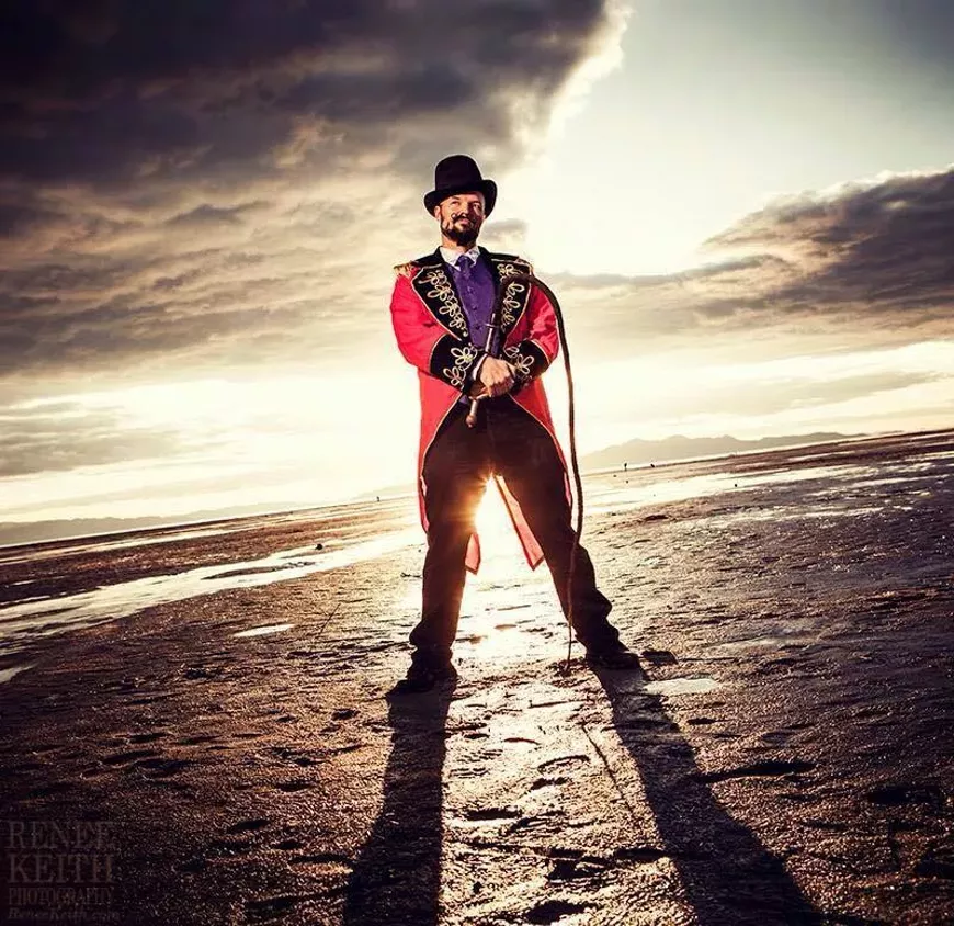 You&rsquo;ve never seen a show like the one that Elias &ldquo;Lefty&rdquo; Caress puts on!