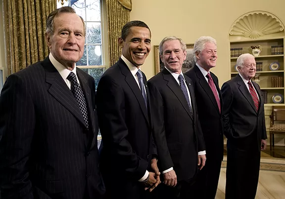 David Hume Kennerly, George H.W. Bush, Barack Obama, George W. Bush, Bill Clinton and Jimmy Carter, United States Presidents Gather Two Weeks before Barack Obama’s Inauguration, Oval Office of the White House, Washington, D.C., 2009, © Center for Creative Photography, Arizona Board of Regents