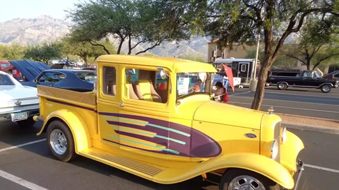 Image: The Gaslight Music Hall Classic Car Show