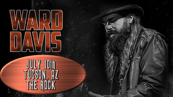 Image: Ward Davis live in conert