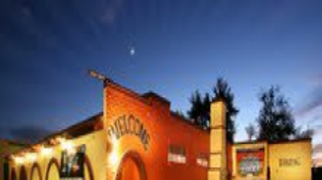 Image: Mikey&rsquo;s Maniacs burning the stage up...