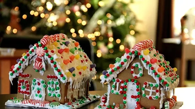 Image: Gingerbread House Decorating
