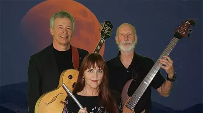 Image: Red Moon Trio on the Terraza