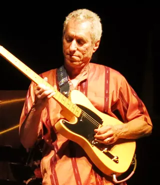 Image: Pete Fine & Beyond Words in Concert