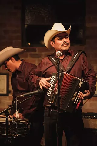 Image: Pedro y Los L&icirc;ricos