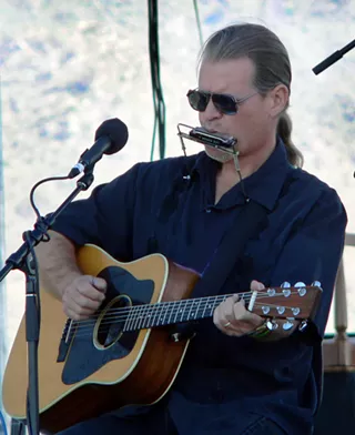 Image: Sunday Blues & BBQ - Featuring Hans Olsen, Tom Walbank opens the show