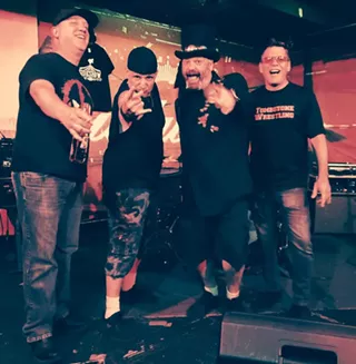 Image: Some Rock N Roll with Side Show...