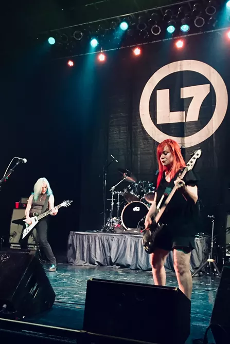 Image: The Story In Pictures | L7
