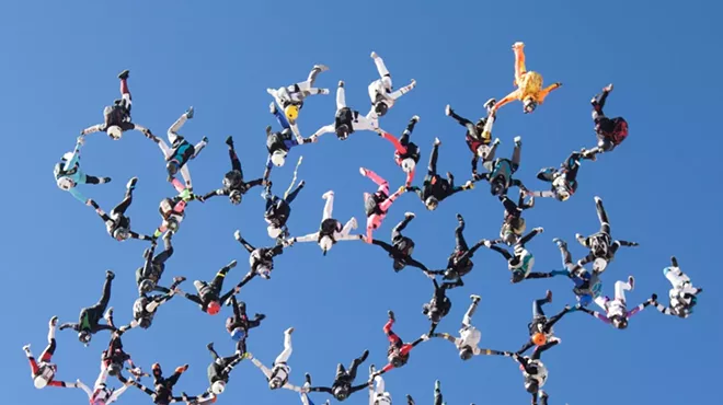 Image: 100 women skydivers attempt world record: Project 19