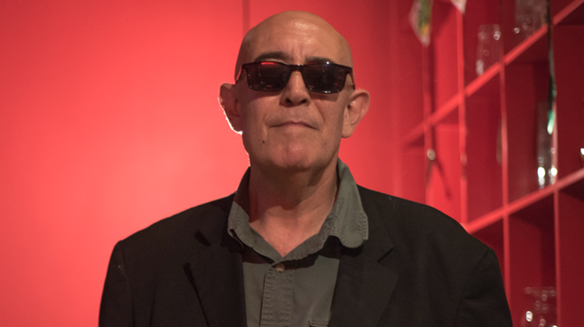 Image: Alan Bishop live performance