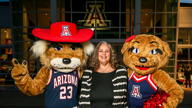 Image: Amphitheater teacher wins prestigious award