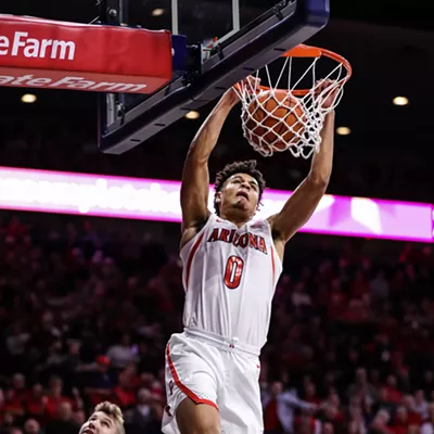 Image: Arizona Survives Scare Against South Dakota State, 71-64