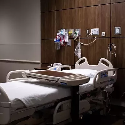 Image: Banner Health reinstates no visitor policy as COVID surges