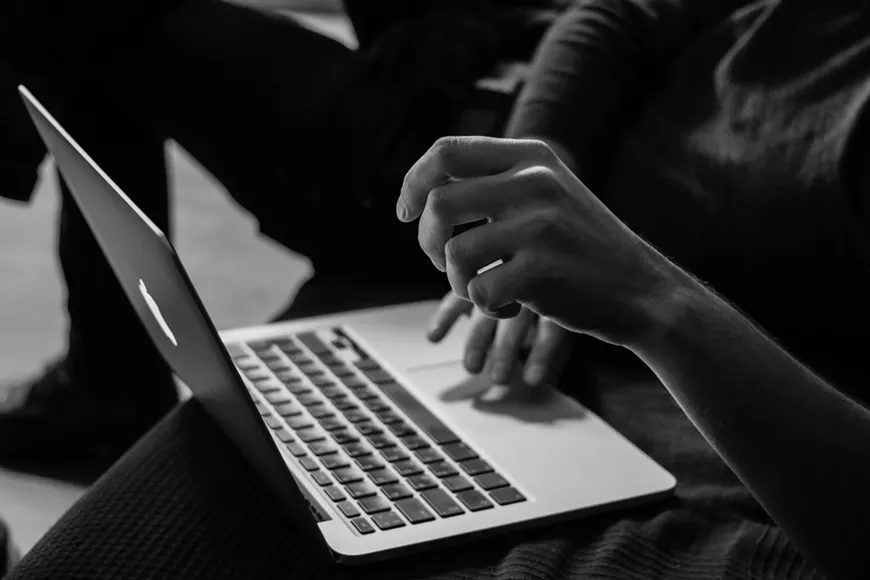 sergey-zolkin-_uey8ati6d0-unsplash-4.webp