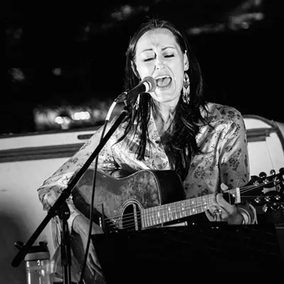 Image: Mamma Coal belting it out at Borderlands Brewery