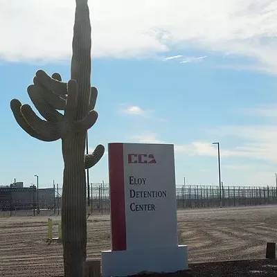 Image: Migrant detention center operators defend response to COVID-19 in facilities