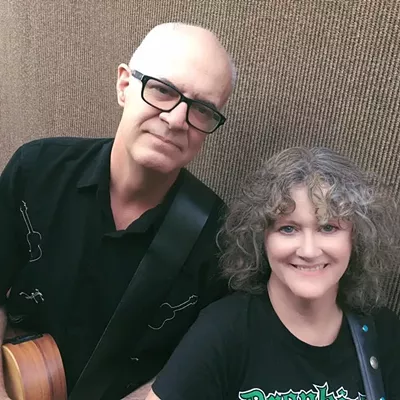 Image: Neil and Nancy McCallion Acoustic Duo