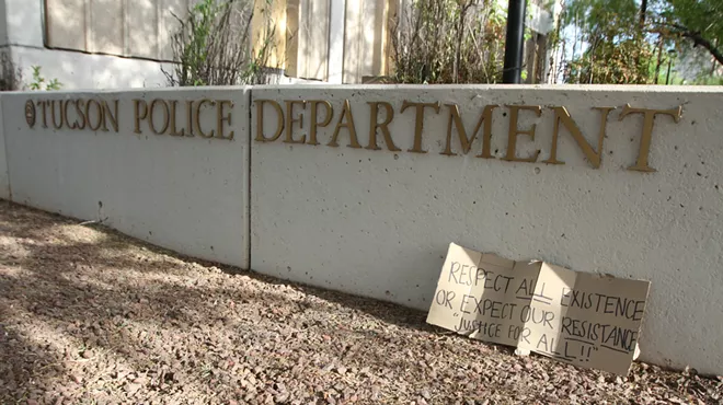 Image: Night of relative calm follows curfew order; enforcement uncertain