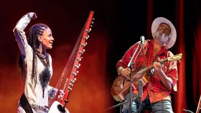 Image: Taj Mahal and Sona Jobarteh