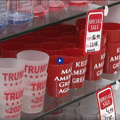Image: Trump moves aside in at least one part of Washington &ndash; souvenir shops