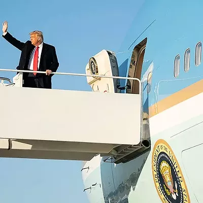 Image: Trump pardons former AZ Rep. Rick Renzi for fraud, extortion convictions