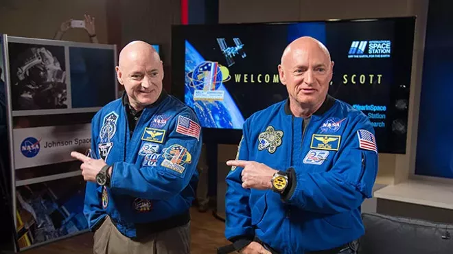 Image: Twins Peek: Scott, Mark Kelly help NASA