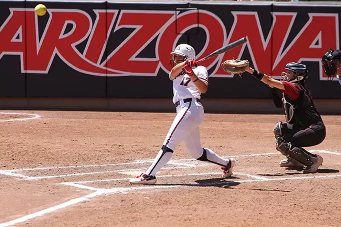 Arizona Softball Sweeps Stanford, Remains Undefeated in Pac-12 Play