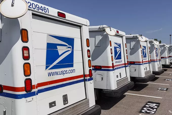 Postal Service cuts already being felt in Arizona, raise election fears