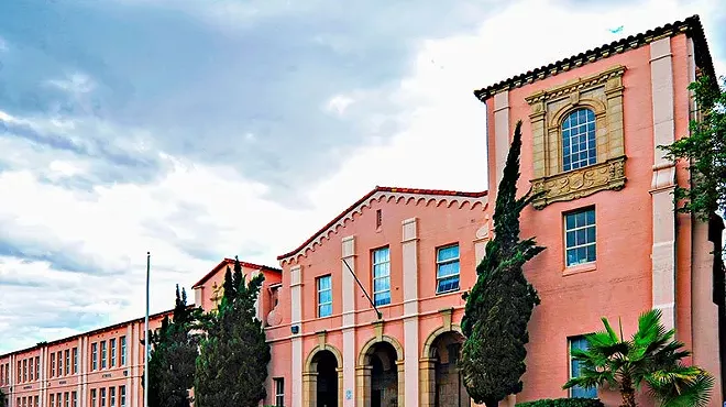Image: White House calls for quick return to school; some Arizona parents, educators balk
