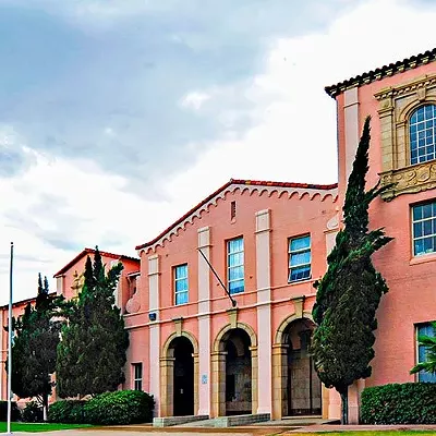 Image: White House calls for quick return to school; some Arizona parents, educators balk