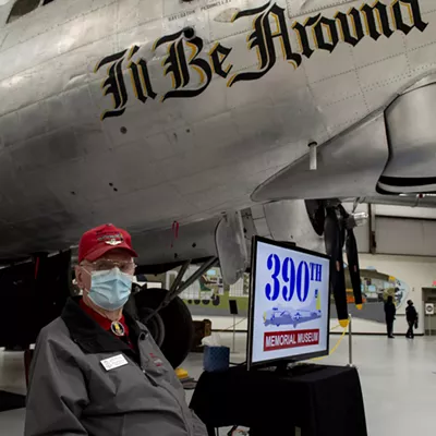 Image: WWII vet celebrates his 98th birthday after beating COVID
